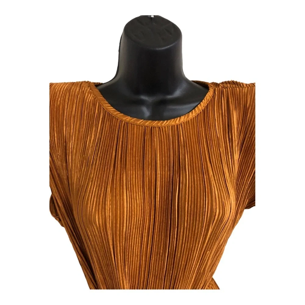 Sincerely Jules gold mustard brown pleated plisse shoulder pads dress size small